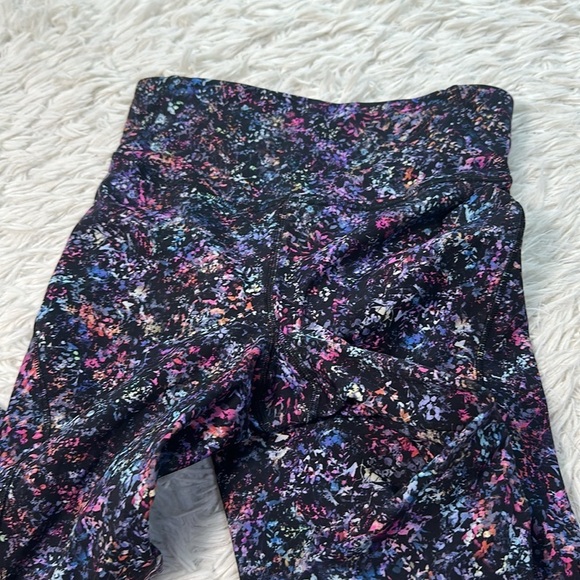 Lululemon Base Pace High-Rise Crop 23" Floral Spray Multi - Picture 2 of 6